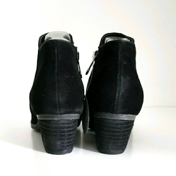 Blondo Villa Waterproof Suede Ankle Boots - Picture 4 of 8